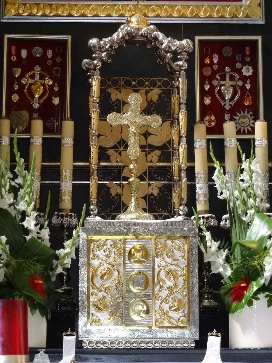 DSC04815 Radecznica tabernakulum w oltarzu glownym