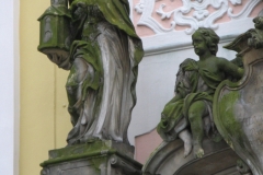 IMG_0070 Trzebnica portal poln. klasztoru 1724 r sw. Jadwiga